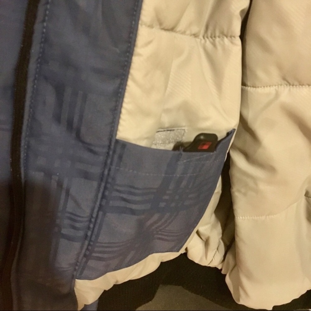 Woolrich Puffer Jacket w/ Removable Hood - Picture 10 of 13